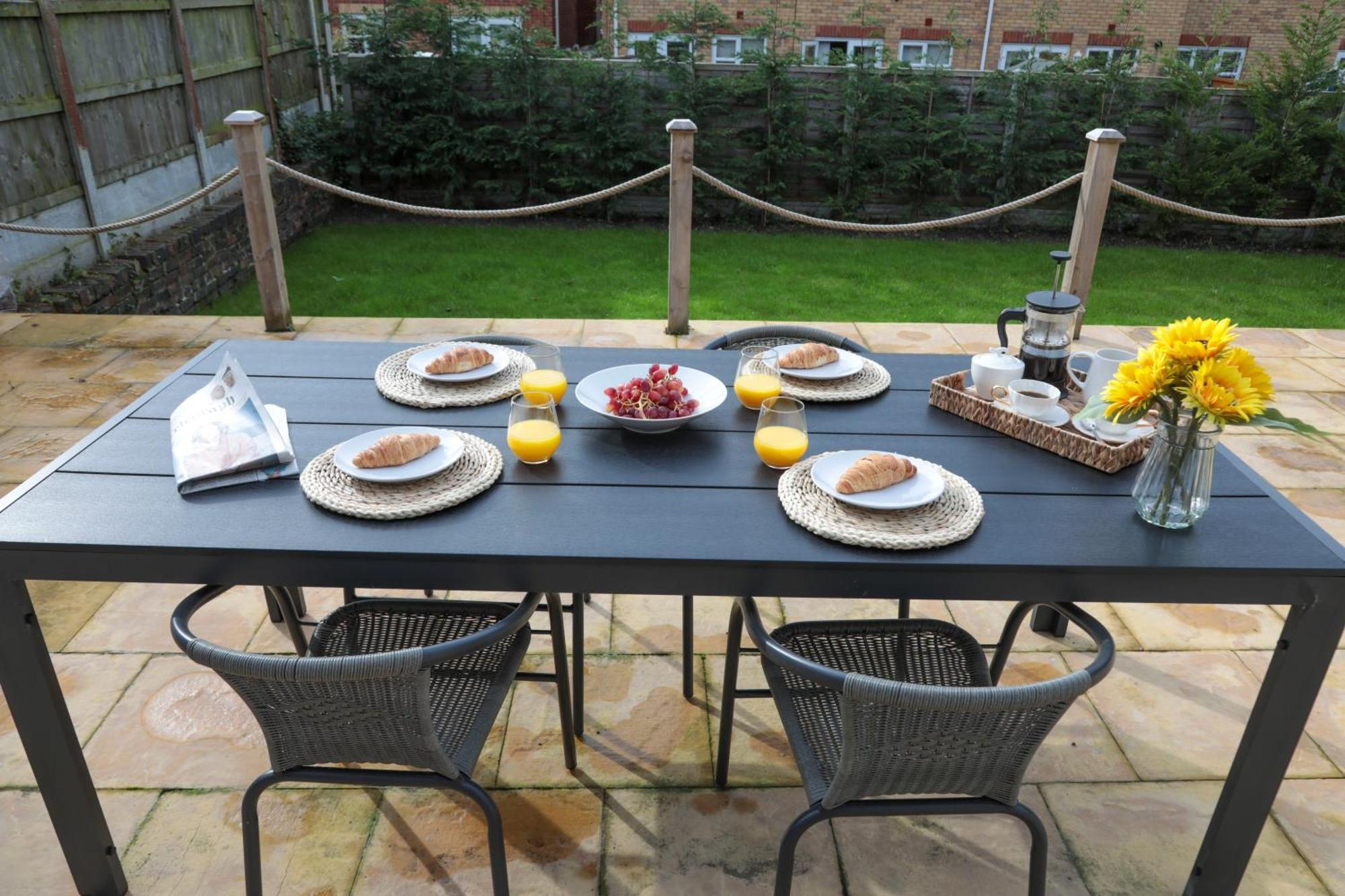 Willa Perfect For Contractors With On Site Parking Brierley Hill Zewnętrze zdjęcie