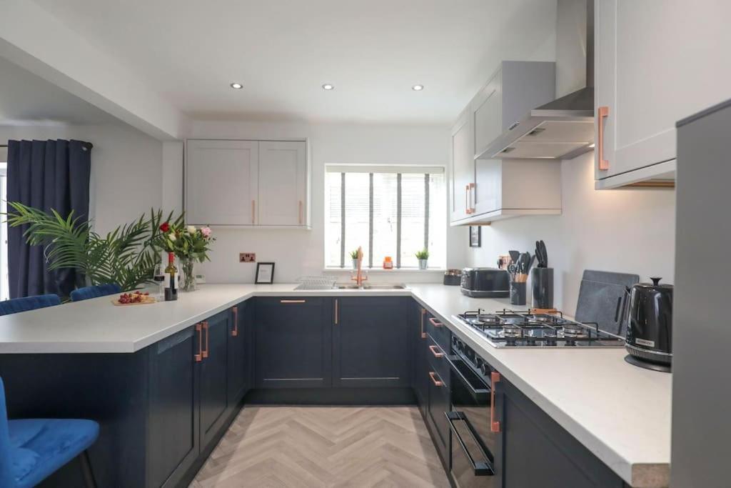 Willa Perfect For Contractors With On Site Parking Brierley Hill Zewnętrze zdjęcie
